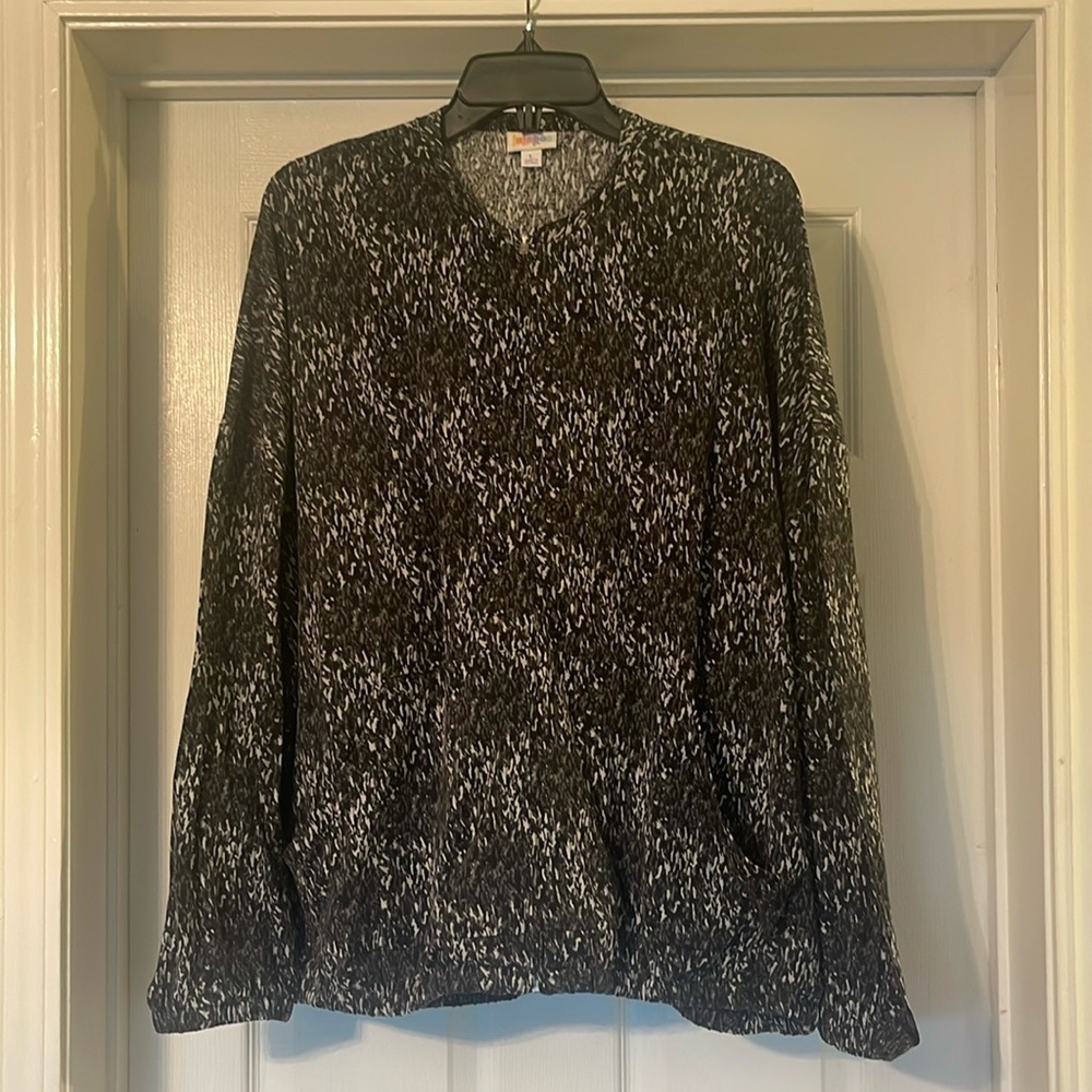 LulaRoe - NWT full zip lightweight jacket - deep pockets - size L